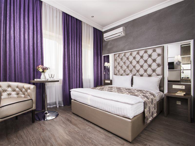 Bonapart Hotel By Uhm Kiev Exterior foto